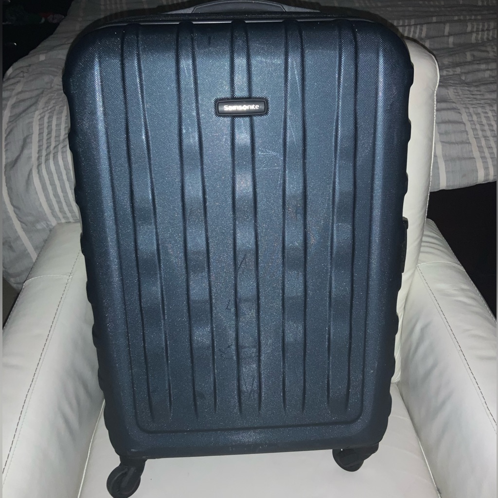 Samsonite Spinner Expandable Luggage Caribbean Blue. Mint Condition.